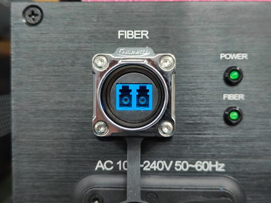 XLR 오디오, 10GB 네트워크, CNlinko 듀얼 LC 파이버 커넥터를 갖춘 16채널 4K 12G SDI 비디오 파이버 전송 시스템 협력 업체