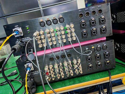 XLR 오디오, 10GB 네트워크, CNlinko 듀얼 LC 파이버 커넥터를 갖춘 16채널 4K 12G SDI 비디오 파이버 전송 시스템 협력 업체