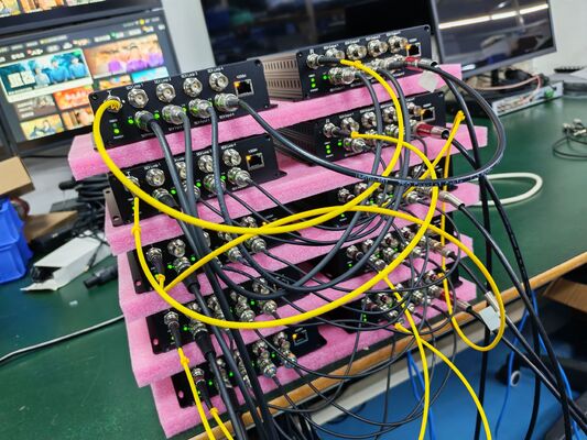4x 3G SDI 입력 1GB 네트워크 멀티 신호 섬유 전송 장비 협력 업체